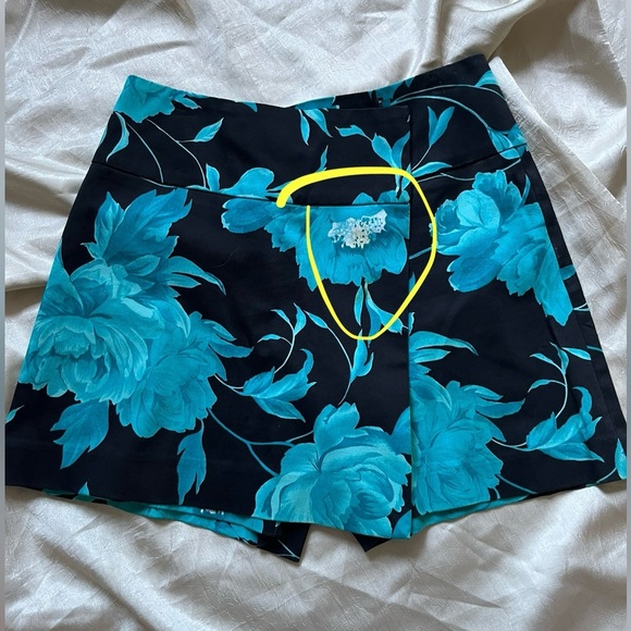 Cache Black and Teal Floral Skort - Picture 5 of 7